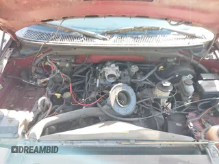 1998 Ford Expedition XLT with VIN 1FMRU17L9WLC05627, listed as a IAAI auction lot 41945826 with 179,003 mi miles. Bid and sale history available at carsss.com. Image 10.