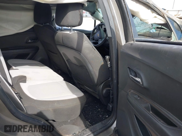 2021 Chevrolet Trax LS z VIN KL7CJKSB5MB307403, wystawiony jako IAAI lot #42060496 z przebiegiem 68 214 mil mil oraz . Historia ofert i sprzedaży dostępna na DreamBid. Obrazek 8.