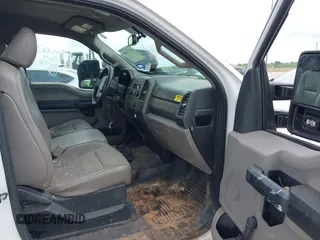 2019 Ford Super Duty F-250 SRW XL with VIN 1FDBF2A69KED44630, listed as a IAAI auction lot 42127168 with 70,738 mi miles. Bid and sale history available at carsss.com. Image 5.
