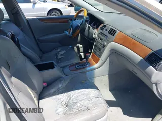 2005 Lexus ES 350 with VIN JTHBA30G555056111, listed as a IAAI auction lot 42662602 with 396,579 mi miles and . Bid and sale history available at DreamBid. Image 5.