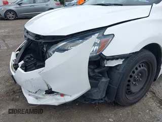 2017 Nissan Sentra S z VIN 3N1AB7AP7HY409457, wystawiony jako IAAI lot #42388313 z przebiegiem 126 553 mil mil oraz . Historia ofert i sprzedaży dostępna na DreamBid. Obrazek 6.
