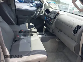 2016 Nissan Frontier SV z VIN 1N6AD0ER4GN703479, wystawiony jako IAAI lot #42261537 z przebiegiem 67 226 mil mil oraz . Historia ofert i sprzedaży dostępna na DreamBid. Obrazek 5.