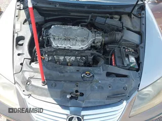 2006 Acura RL with VIN JH4KB16536C010572, listed as a IAAI auction lot 42562533 with 351,065 mi miles and . Bid and sale history available at DreamBid. Image 10.