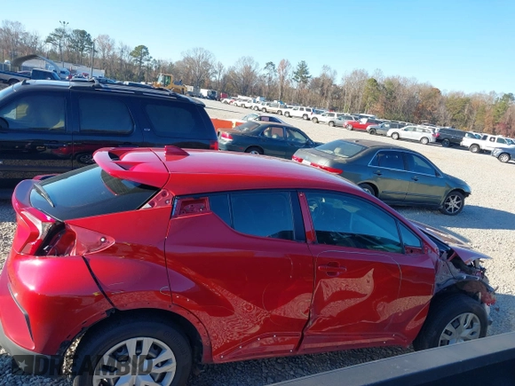 2020 Toyota C-HR LE with VIN JTNKHMBXXL1090061, listed as a IAAI auction lot 41124269 with 99,034 mi miles. Bid and sale history available at carsss.com. Image 14.