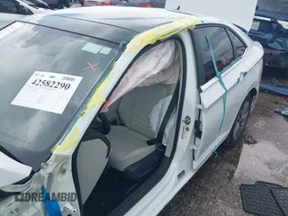 2024 Volkswagen Jetta SE with VIN 3VW7M7BU4RM097738, listed as a IAAI auction lot 42582290 with 2,598 mi miles and . Bid and sale history available at DreamBid. Image 6.