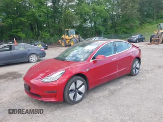2018 Tesla Model 3 Long Range Battery z VIN 5YJ3E1EA9JF025942, wystawiony jako IAAI lot #42122703 z przebiegiem 84 453 mil mil oraz . Historia ofert i sprzedaży dostępna na DreamBid. Obrazek 20.