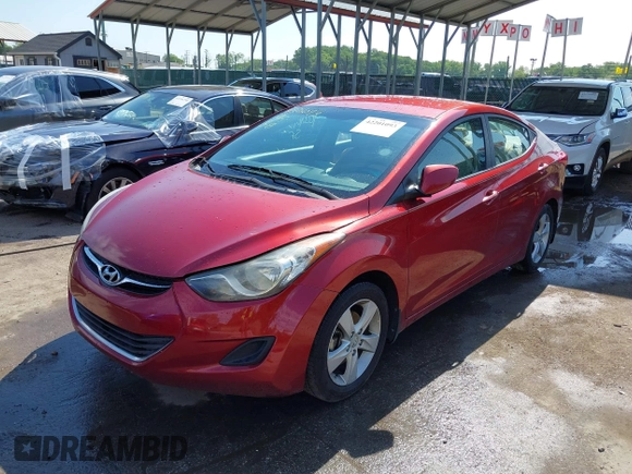 2013 Hyundai Elantra GLS z VIN 5NPDH4AE4DH405444, wystawiony jako IAAI lot #42201093 z przebiegiem 125 900 mil mil oraz . Historia ofert i sprzedaży dostępna na DreamBid. Obrazek 2.