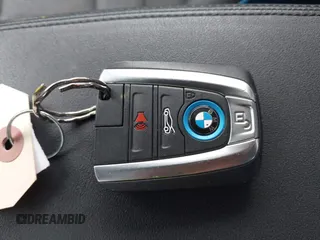 2017 BMW i3 z VIN WBY1Z8C39HV891353, wystawiony jako IAAI lot #41887562 z przebiegiem 82 295 mil mil oraz . Historia ofert i sprzedaży dostępna na DreamBid. Obrazek 11.
