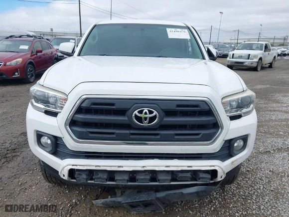 2017 Toyota Tacoma SR5 with VIN 3TMAZ5CN9HM040066, listed as a IAAI auction lot 41490470 with 119,221 mi miles. Bid and sale history available at carsss.com. Image 12.