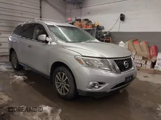 2016 Nissan Pathfinder Platinum with VIN 5N1AR2MM7GC652590, listed as a IAAI auction lot 41490229 with 112,461 mi miles. Bid and sale history available at carsss.com. Image 1.