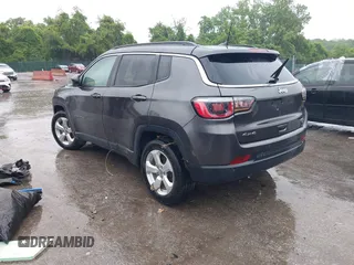 2018 Jeep Compass Altitude z VIN 3C4NJDBB2JT432456, wystawiony jako IAAI lot #42295863 z przebiegiem Nie podano mil oraz . Historia ofert i sprzedaży dostępna na DreamBid. Obrazek 3.
