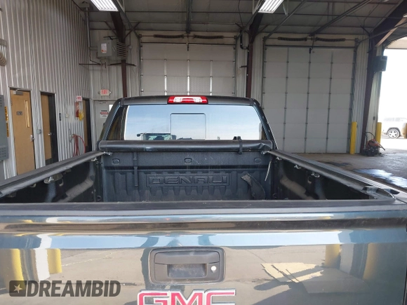 2017 GMC Sierra 1500 Denali z VIN 3GTU2PEJ1HG176844, wystawiony jako IAAI lot #42017007 z przebiegiem 185 433 mil mil oraz . Historia ofert i sprzedaży dostępna na DreamBid. Obrazek 22.