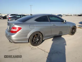 2012 Mercedes-Benz C 350 z VIN WDDGJ5HB3CF853000, wystawiony jako Copart lot #73855394 z przebiegiem 193 379 mil mil oraz Czysty tytuł • Clean title. Historia ofert i sprzedaży dostępna na DreamBid. Obrazek 3.
