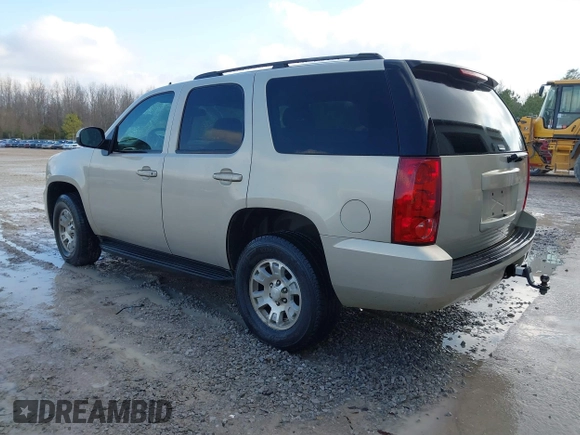 2007 GMC Yukon SLT with VIN 1GKFC13087R279128, listed as a IAAI auction lot 41431757 with 228,125 mi miles. Bid and sale history available at carsss.com. Image 3.