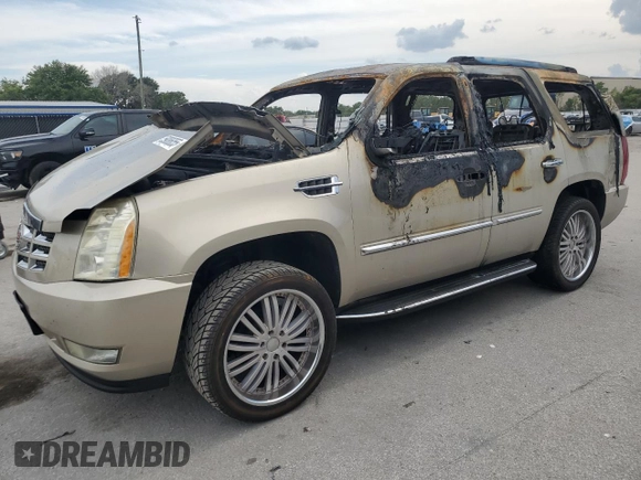 2007 Cadillac Escalade z VIN 1GYEC63847R316793, wystawiony jako Copart lot #59086055 z przebiegiem Nie podano mil oraz Nie do naprawy • Non repairable. Historia ofert i sprzedaży dostępna na DreamBid. Obrazek 1.