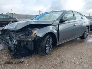 2023 Nissan Altima SV z VIN 1N4BL4DV9PN329053, wystawiony jako IAAI lot #42373968 z przebiegiem 50 729 mil mil oraz . Historia ofert i sprzedaży dostępna na DreamBid. Obrazek 17.