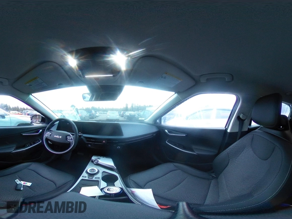 2024 Kia EV6 Light Long Range z VIN KNDC3DLC9R5175820, wystawiony jako IAAI lot #41149548 z przebiegiem 5 930 mil mil oraz . Historia ofert i sprzedaży dostępna na DreamBid. Obrazek 18.