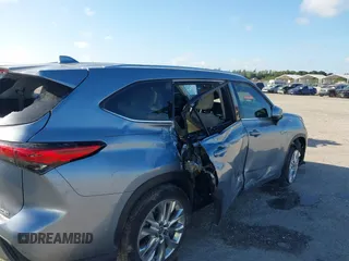 2023 Toyota Highlander L z VIN 5TDKDRAH5PS014778, wystawiony jako IAAI lot #41081620 z przebiegiem 49 047 mil mil oraz . Historia ofert i sprzedaży dostępna na DreamBid. Obrazek 17.