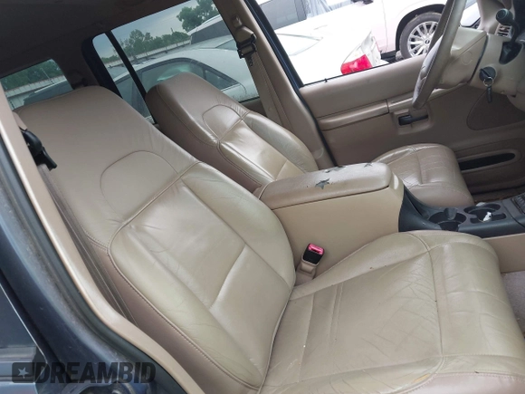 2000 Ford Explorer with VIN 1FMZU64PXYZA85549, listed as a IAAI auction lot 42439504 with 141,315 mi miles and . Bid and sale history available at DreamBid. Image 5.