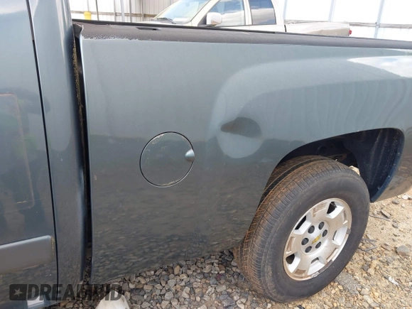2007 Chevrolet Silverado 1500 LT w/2LT with VIN 2GCEC19J771643877, listed as a IAAI auction lot 41952197 with 160,375 mi miles. Bid and sale history available at carsss.com. Image 6.