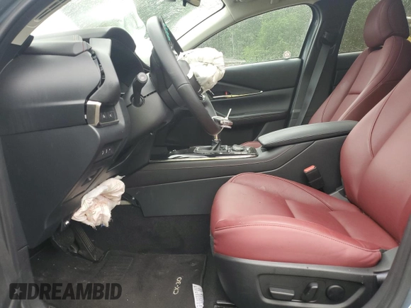 2025 Mazda CX-30 S Carbon Edition z VIN 3MVDMBCM9SM800942, wystawiony jako Copart lot #61013845 z przebiegiem 6 282 mil mil oraz Nie do naprawy • Non repairable. Historia ofert i sprzedaży dostępna na DreamBid. Obrazek 7.