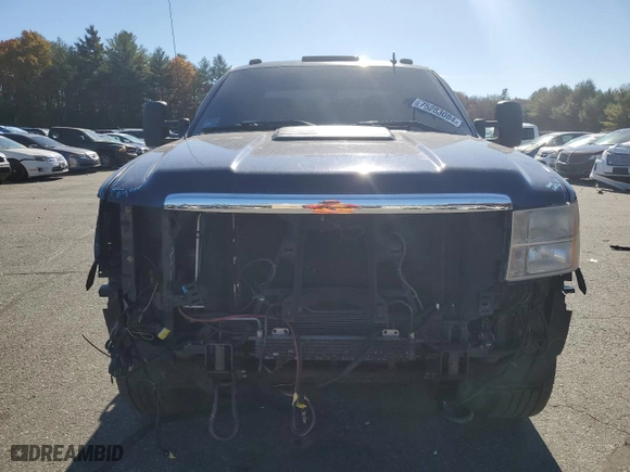 2011 GMC Sierra 2500HD SLE with VIN 1GT220CG7BZ216616, listed as a Copart auction lot 75283084 with 188,778 mi miles and Salvage Title. Bid and sale history available at carsss.com. Image 5.