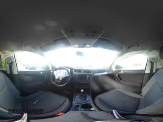 2020 Volkswagen Tiguan S z VIN 3VV1B7AX7LM133084, wystawiony jako IAAI lot #42597631 z przebiegiem 84 415 mil mil oraz . Historia ofert i sprzedaży dostępna na DreamBid. Obrazek 18.