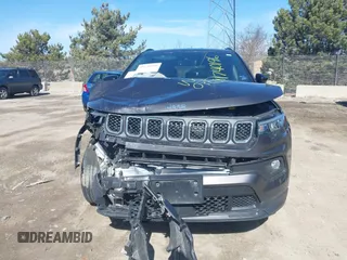 2023 Jeep Compass Latitude Lux с VIN 3C4NJDFN5PT546738, выставлен на аукционе IAAI как лот 41740196 с пробегом 33 377 миль миль и . История ставок и продаж доступна на DreamBid. Изображение 6.