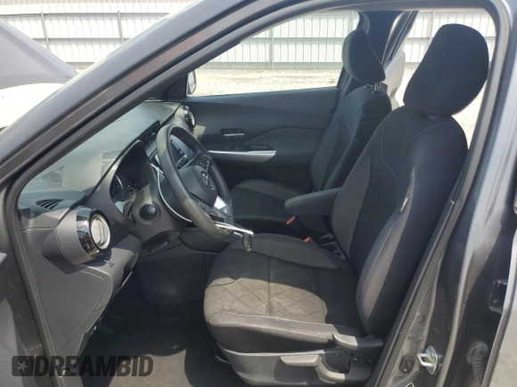 2018 Nissan Kicks S with VIN 3N1CP5CU0JL520047, listed as a Copart auction lot 61968345 with 133,447 mi miles and Clean title. Bid and sale history available at DreamBid. Image 7.