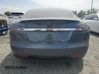 2018 Tesla Model S 75D with VIN 5YJSA1E40JF297040, listed as a Copart auction lot 57997045 with 113,503 mi miles and Salvage title. Bid and sale history available at DreamBid. Image 6.