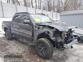 2023 Toyota Tacoma 4WD SR with VIN 3TYCZ5AN2PT121781, listed as a IAAI auction lot 41459202 with 33,646 mi miles. Bid and sale history available at carsss.com. Image 1.