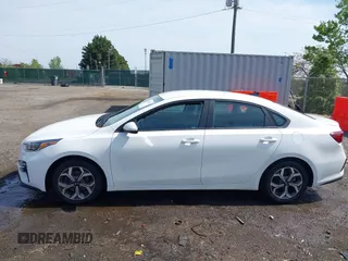 2021 Kia Forte LXS z VIN 3KPF24ADXME385870, wystawiony jako IAAI lot #42077211 z przebiegiem 120 278 mil mil oraz . Historia ofert i sprzedaży dostępna na DreamBid. Obrazek 14.