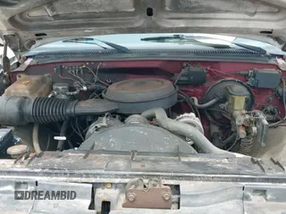 1988 GMC Sierra 1500 с VIN 1GTDK14K1JZ562516, выставлен на аукционе IAAI как лот 42576841 с пробегом 204 569 миль миль и . История ставок и продаж доступна на DreamBid. Изображение 18.
