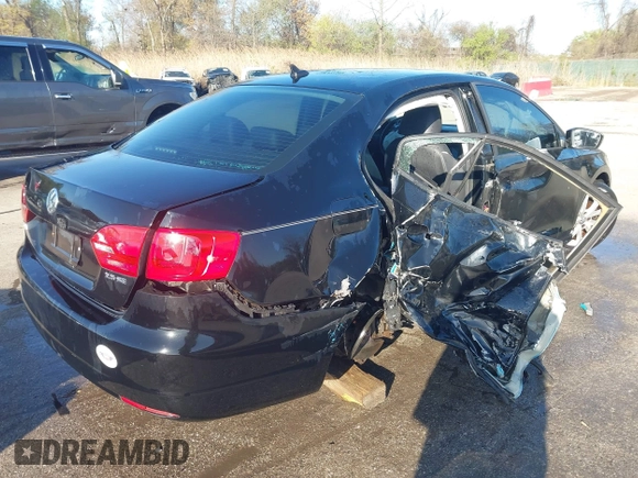 2012 Volkswagen Jetta SE с VIN 3VWDP7AJXCM362588, выставлен на аукционе IAAI как лот 41951625 с пробегом 210 159 миль миль и . История ставок и продаж доступна на DreamBid. Изображение 18.
