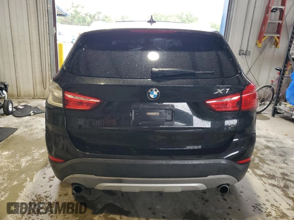 2017 BMW X1 xDrive28i z VIN WBXHT3Z39H4A57395, wystawiony jako Copart lot #56357845 z przebiegiem Nie podano mil oraz Szkoda całkowita • Salvage title. Historia ofert i sprzedaży dostępna na DreamBid. Obrazek 6.