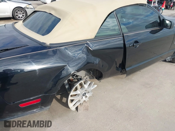2005 Ford Mustang GT Deluxe with VIN 1ZVFT85H655215033, listed as a IAAI auction lot 41153294 with 71,436 mi miles and . Bid and sale history available at DreamBid. Image 18.