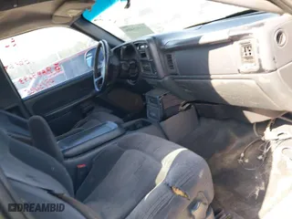 2001 Chevrolet Silverado 1500 LS with VIN 1GCEK19T91E248237, listed as a IAAI auction lot 41915406 with 1 mi miles. Bid and sale history available at carsss.com. Image 5.