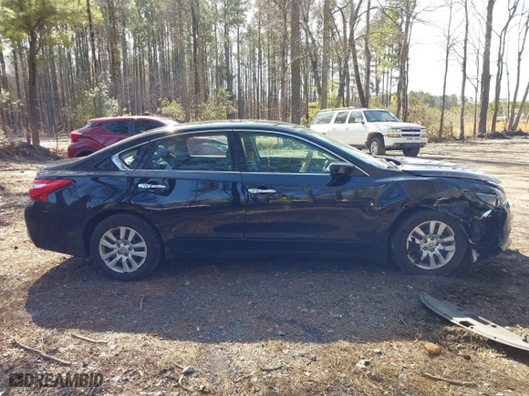 2017 Nissan Altima 2.5 SR with VIN 1N4AL3AP7HC236587, listed as a IAAI auction lot 41591452 with 101,429 mi miles. Bid and sale history available at carsss.com. Image 14.