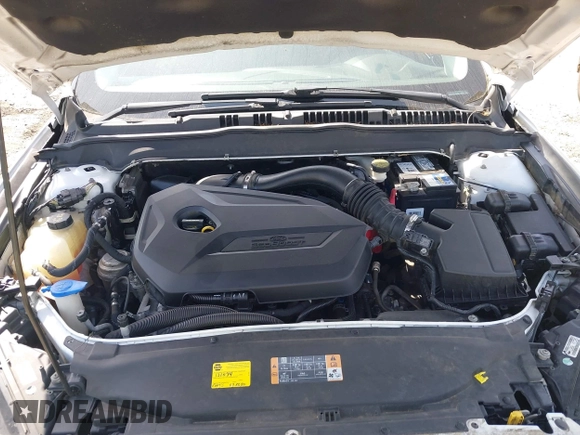2013 Ford Fusion SE with VIN 3FA6P0HR8DR119998, listed as a IAAI auction lot 42090491 with 195,890 mi miles. Bid and sale history available at carsss.com. Image 10.