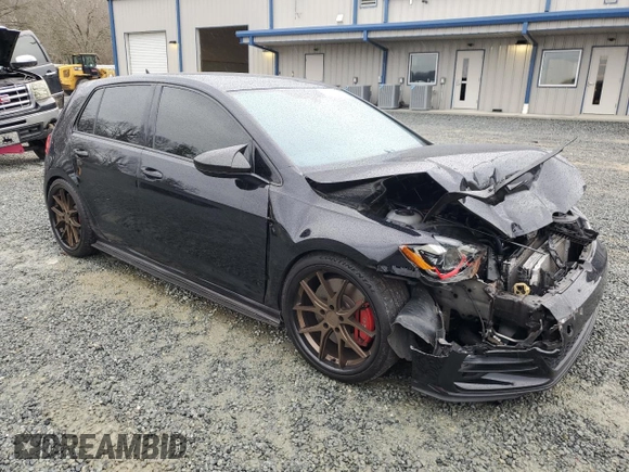 2019 Volkswagen Golf GTI S with VIN 3VW6T7AU3KM037522, listed as a Copart auction lot 43960804 with 40,397 mi miles. Bid and sale history available at carsss.com. Image 4.