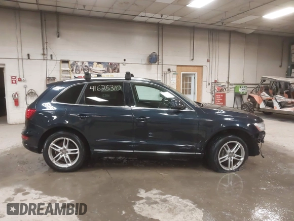 2014 Audi Q5 Premium Plus z VIN WA1CMAFP8EA053049, wystawiony jako IAAI lot #41625310 z przebiegiem 122 678 mil mil oraz . Historia ofert i sprzedaży dostępna na DreamBid. Obrazek 14.