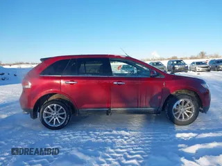 2013 Lincoln MKX z VIN 2LMDJ8JK3DBL40826, wystawiony jako IAAI lot #41522140 z przebiegiem 125 237 mil mil oraz . Historia ofert i sprzedaży dostępna na DreamBid. Obrazek 13.