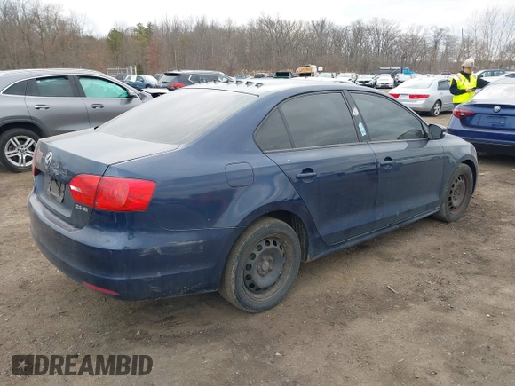 2012 Volkswagen Jetta Sedan SE w/Convenience & Sunroof PZEV with VIN 3VWBP7AJ7CM041809, listed as a IAAI auction lot 41657451 with 126,474 mi miles. Bid and sale history available at carsss.com. Image 4.