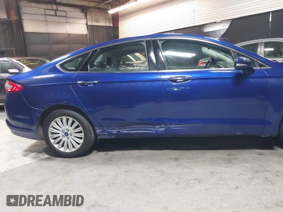 2016 Ford Fusion SE Hybrid with VIN 3FA6P0LU0GR242288, listed as a IAAI auction lot 41867085 with 114,063 mi miles. Bid and sale history available at carsss.com. Image 18.