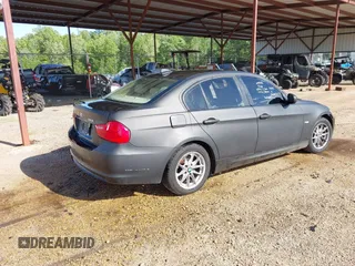 2010 BMW 3 Series 328i with VIN WBAPH7G5XANM49236, listed as a IAAI auction lot 42015618 with 254,108 mi miles and . Bid and sale history available at carsss.com. Image 4.