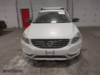 2017 Volvo XC60 Dynamic with VIN YV449MRR8H2107388, listed as a IAAI auction lot 41398884 with 81,927 mi miles. Bid and sale history available at carsss.com. Image 11.