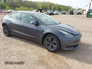 2021 Tesla Model 3 Long Range z VIN 5YJ3E1EB8MF979224, wystawiony jako IAAI lot #42199888 z przebiegiem 49 135 mil mil oraz . Historia ofert i sprzedaży dostępna na DreamBid. Obrazek 1.