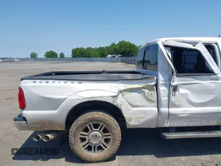 2013 Ford F-250 XL z VIN 1FT7W2BT6DEB55273, wystawiony jako IAAI lot #42323813 z przebiegiem 170 212 mil mil oraz . Historia ofert i sprzedaży dostępna na DreamBid. Obrazek 18.