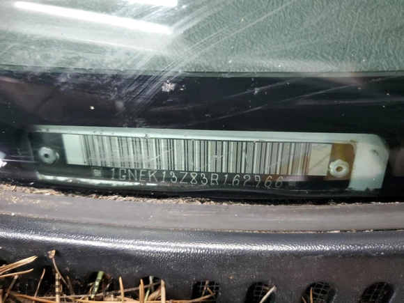 2003 Chevrolet Tahoe Z71 z VIN 1GNEK13Z83R162966, wystawiony jako Copart lot #54363635 z przebiegiem Nie podano mil oraz Czysty tytuł • Clean title. Historia ofert i sprzedaży dostępna na DreamBid. Obrazek 13.