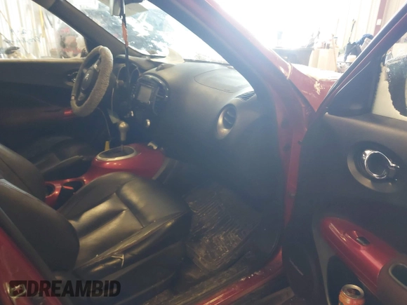 2015 Nissan Juke SV with VIN JN8AF5MV1FT553919, listed as a IAAI auction lot 41630227 with 110,337 mi miles. Bid and sale history available at carsss.com. Image 5.
